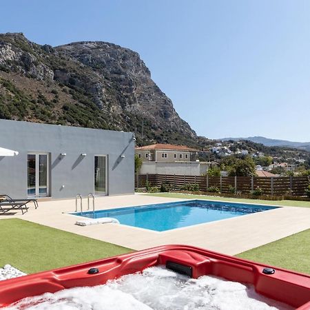 Villa Neonis Spilion ภายนอก รูปภาพ