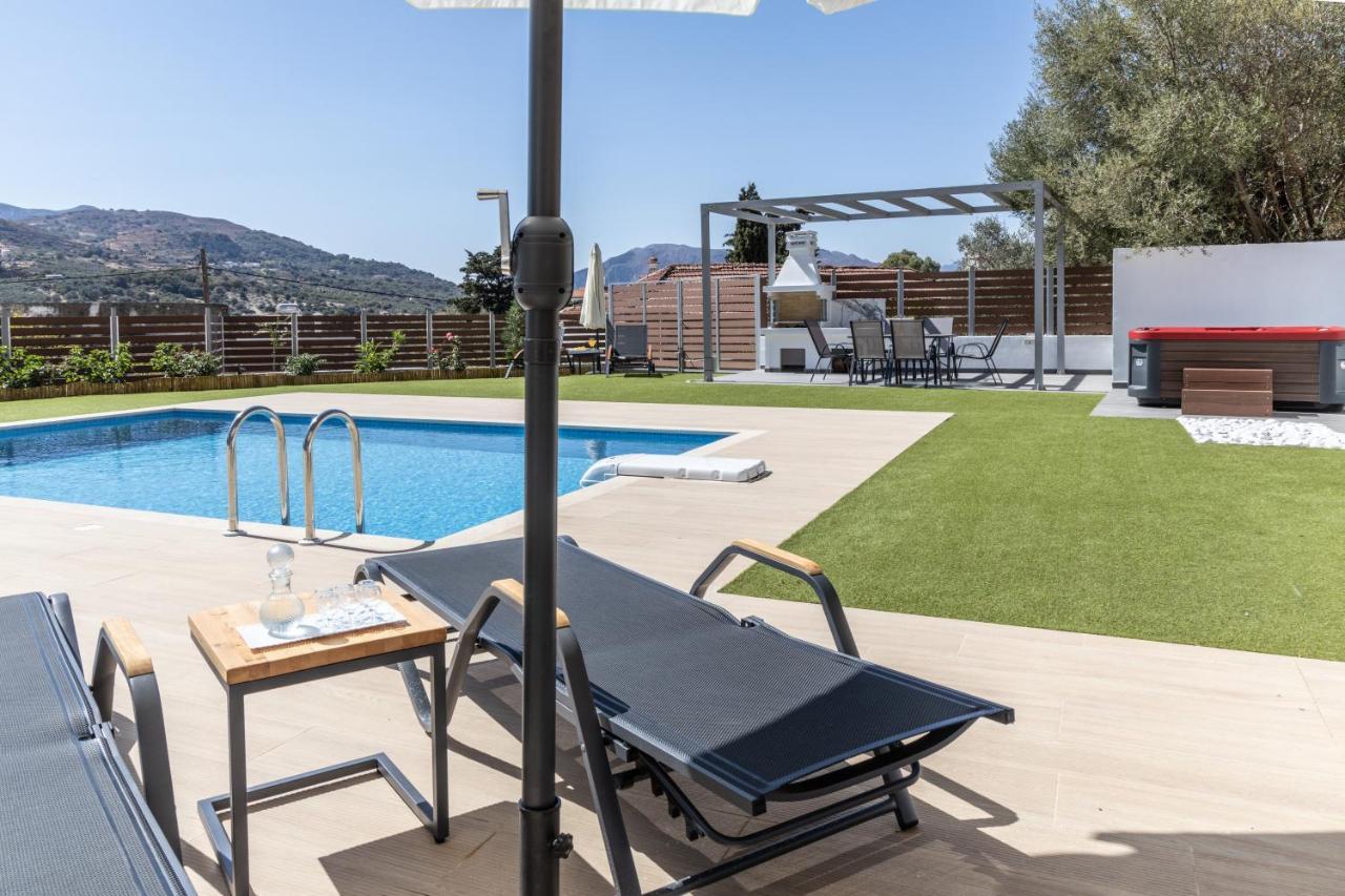 Villa Neonis Spilion ภายนอก รูปภาพ