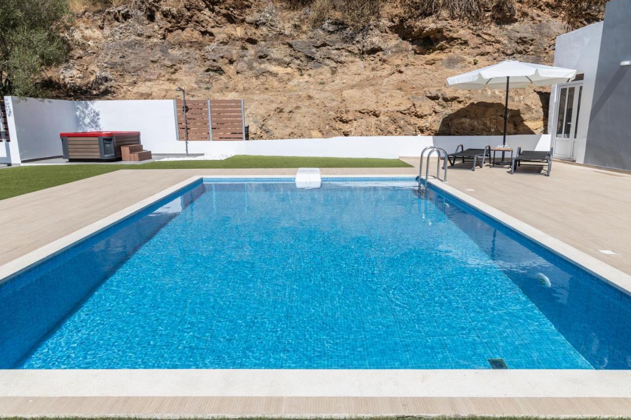 Villa Neonis Spilion ภายนอก รูปภาพ