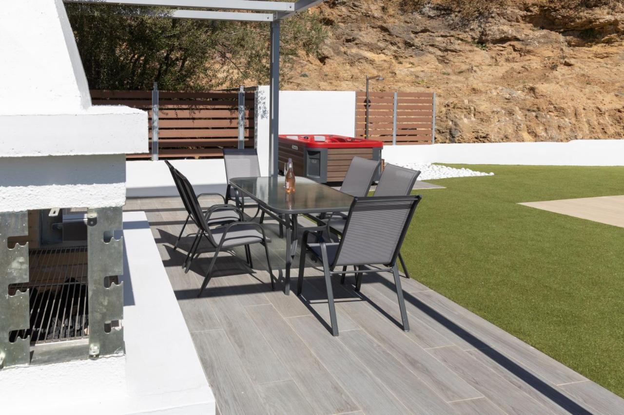 Villa Neonis Spilion ภายนอก รูปภาพ