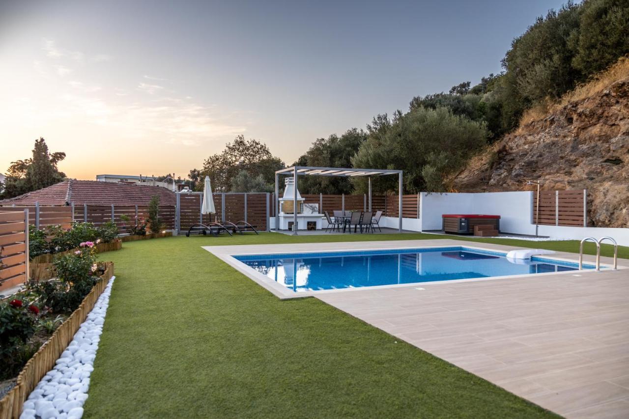 Villa Neonis Spilion ภายนอก รูปภาพ