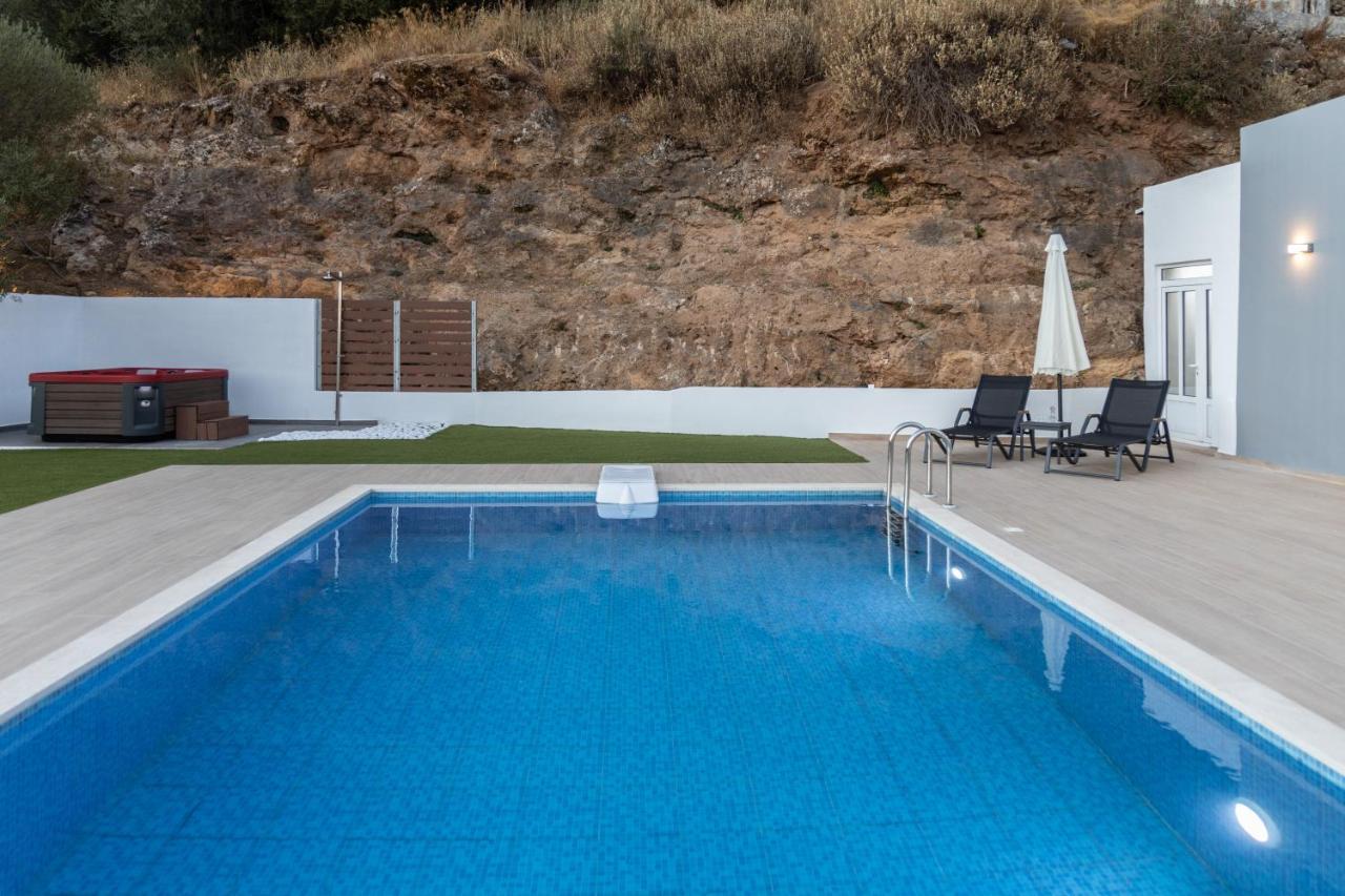 Villa Neonis Spilion ภายนอก รูปภาพ