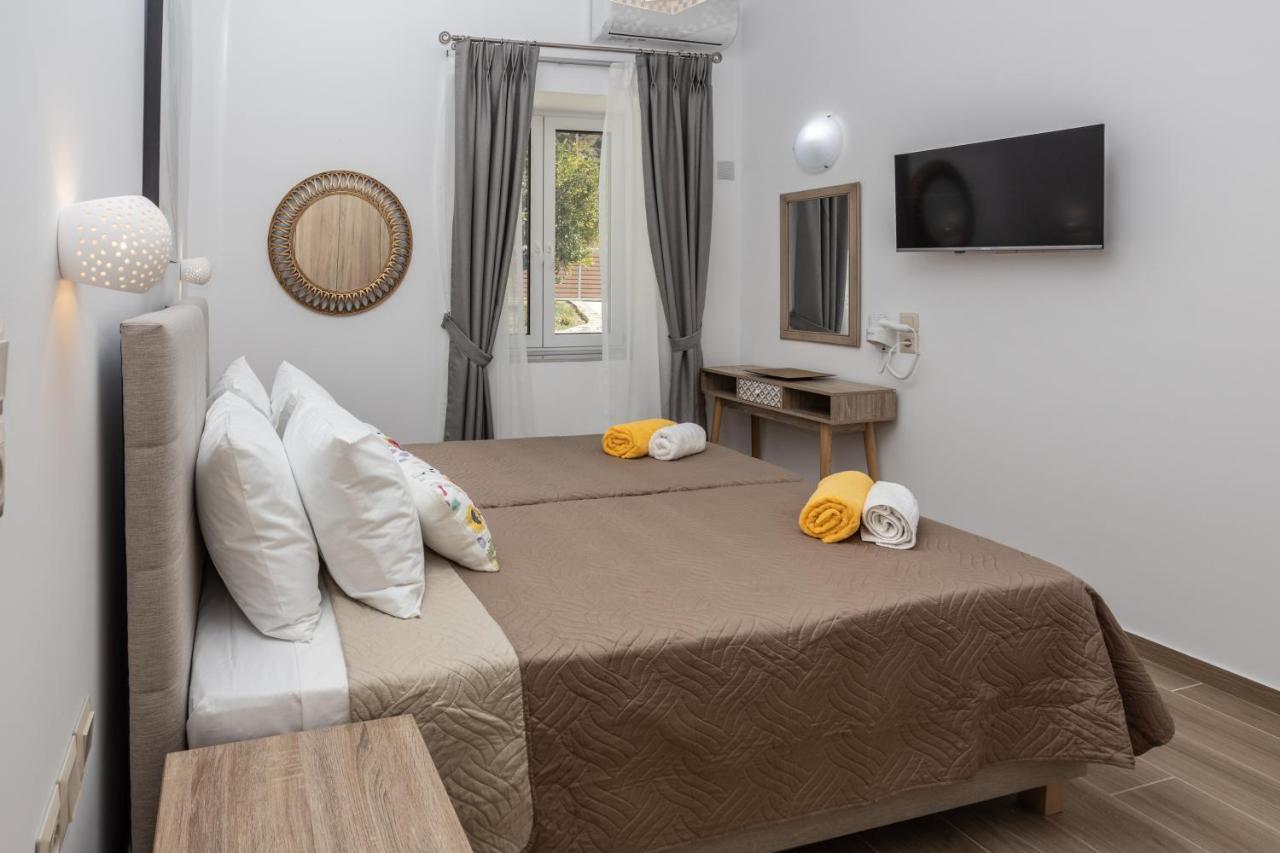 Villa Neonis Spilion ภายนอก รูปภาพ