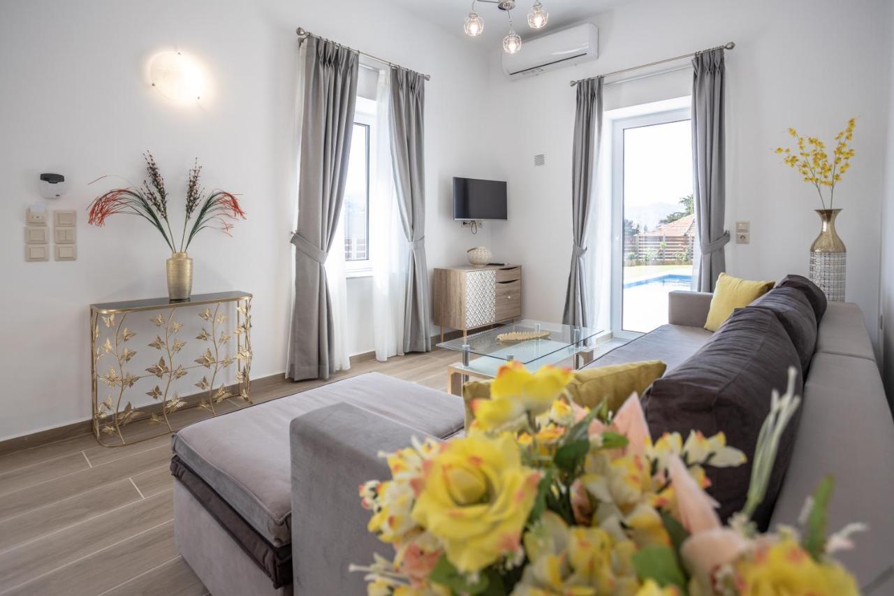 Villa Neonis Spilion ภายนอก รูปภาพ