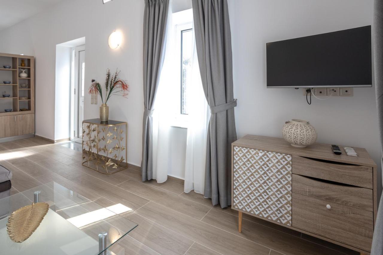 Villa Neonis Spilion ภายนอก รูปภาพ